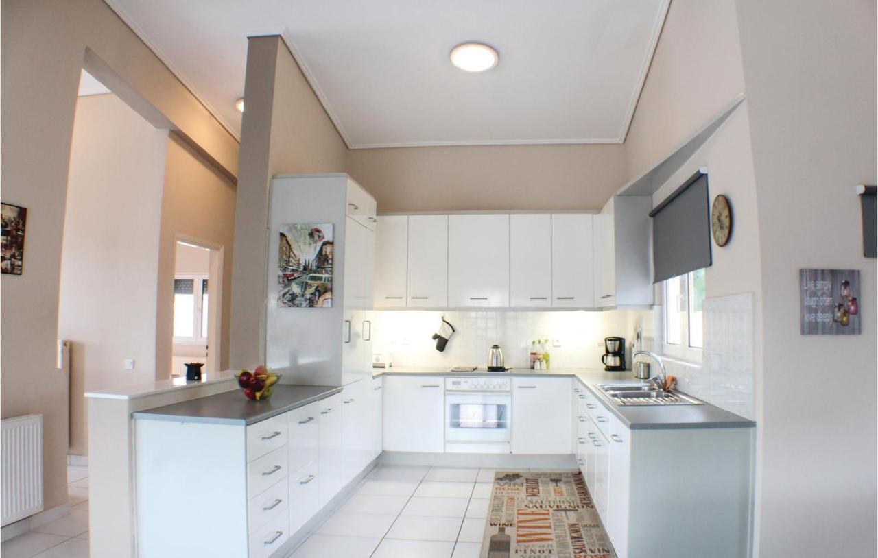 Amazing Home In Chalkida With Wifi Экстерьер фото