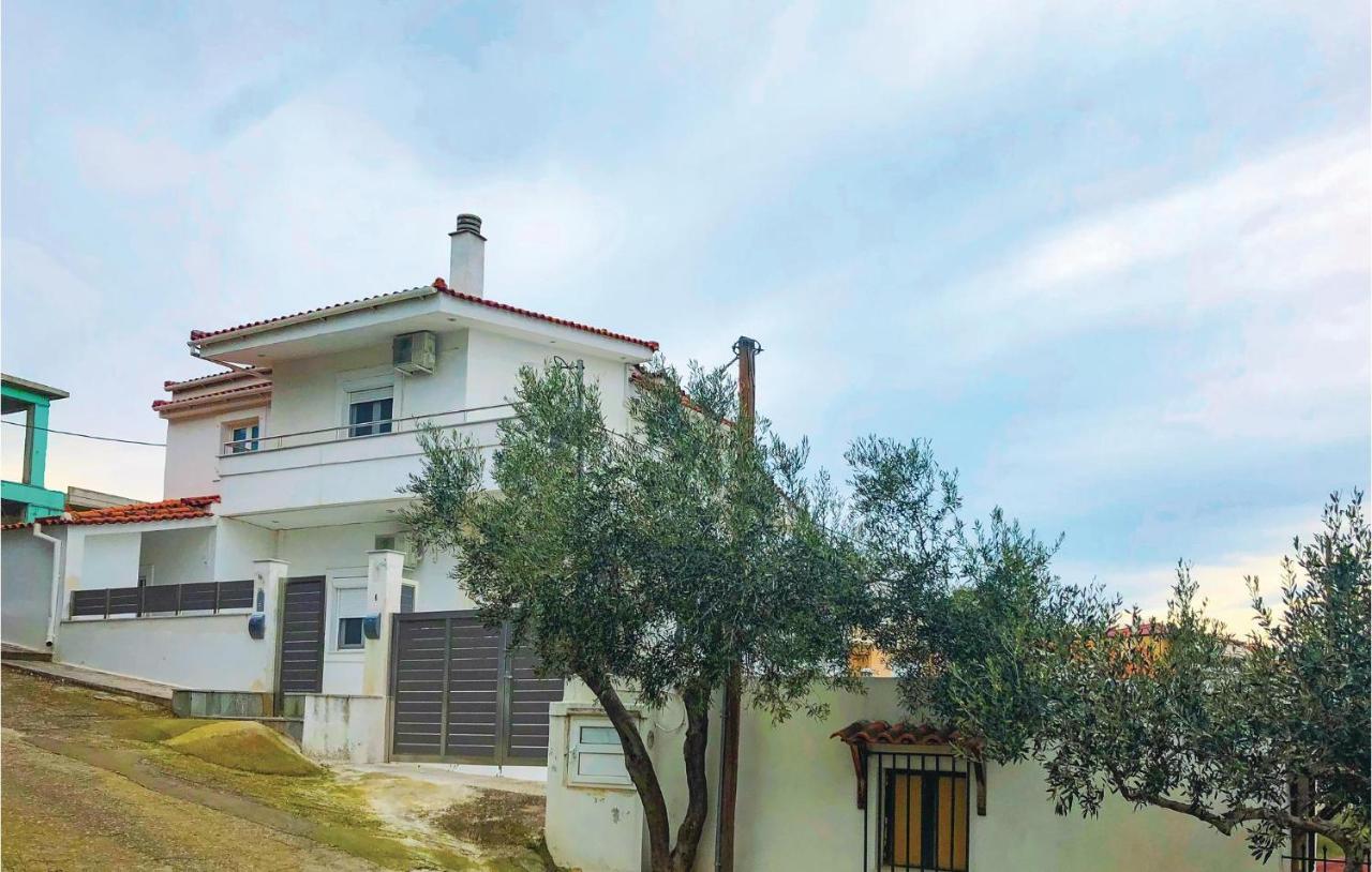 Amazing Home In Chalkida With Wifi Экстерьер фото